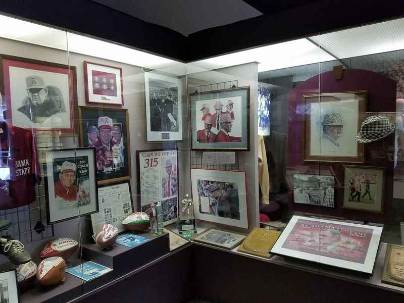 a display of memorabilia and memorabilias in a museum