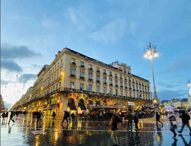 Discover Bordeaux on a Sidecar Tour