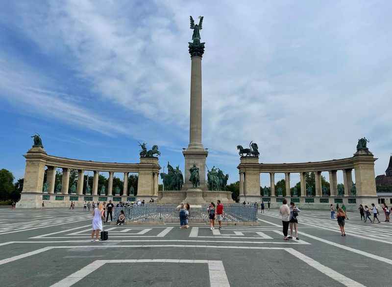 Heroes' Square