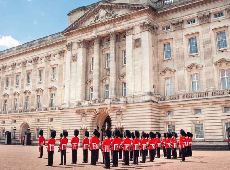 Guards at Buckingham Palace