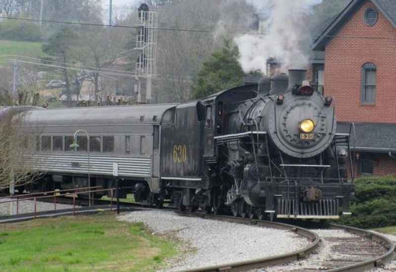 Vintage Trains at Tennessee Valley Railroad Museum