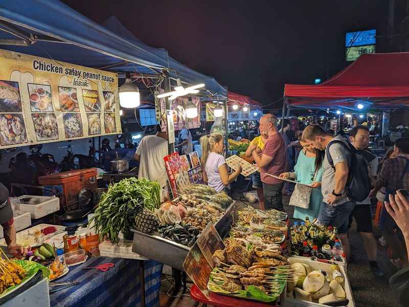 Chang Phuak Gate Night Market