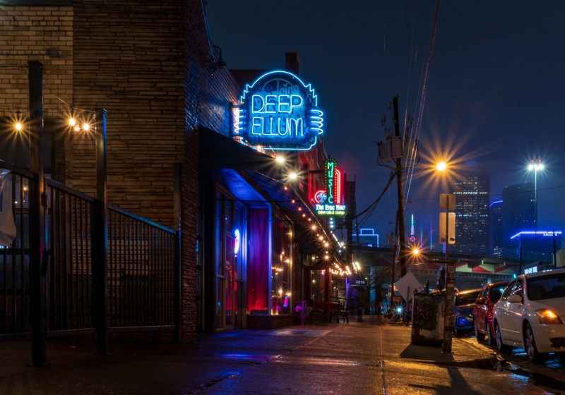 Unique & Fun Things to Do in Deep Ellum at Night