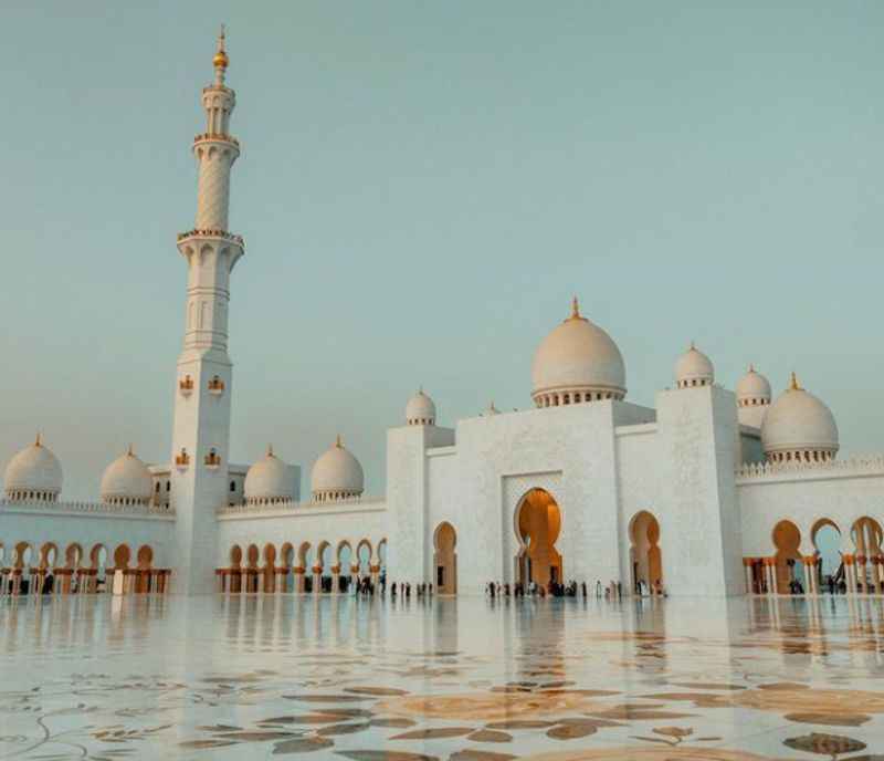 Day Trip to Sheikh Zayed Grand Mosque