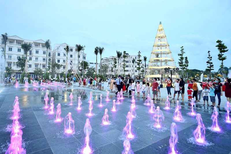 Hoa Binh Square