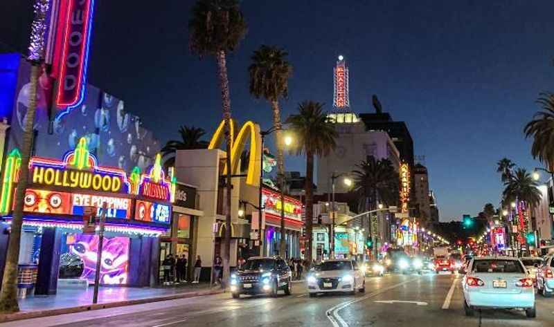 37 Unique & Fun Things to Do in Hollywood at Night | 2023 (with Photos)