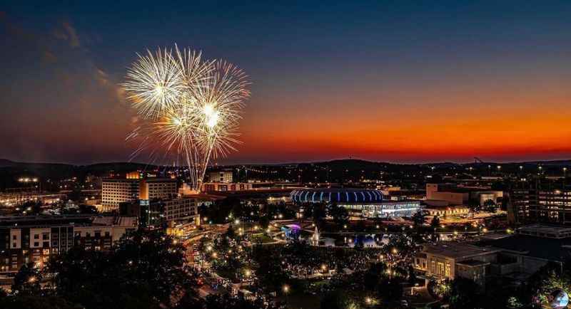 Best Things to Do in Huntsville, AL at Night & Late Afternoon