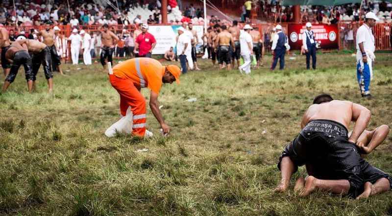 Turkish oil wrestling competition