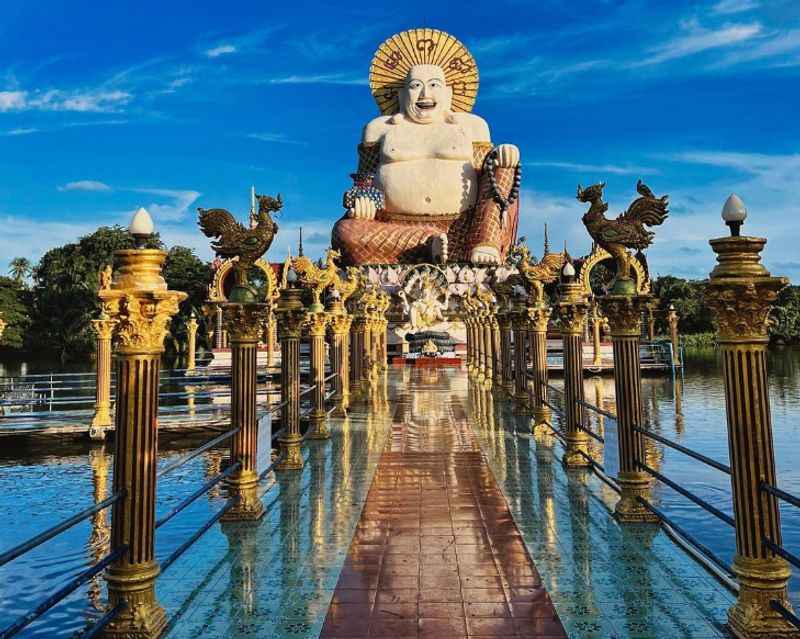 Wat Plai Laem Temple