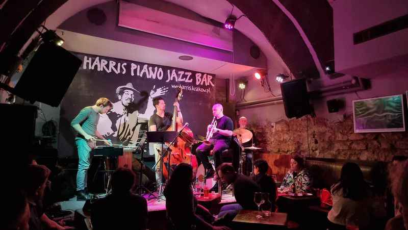 Harris Piano Jazz Bar