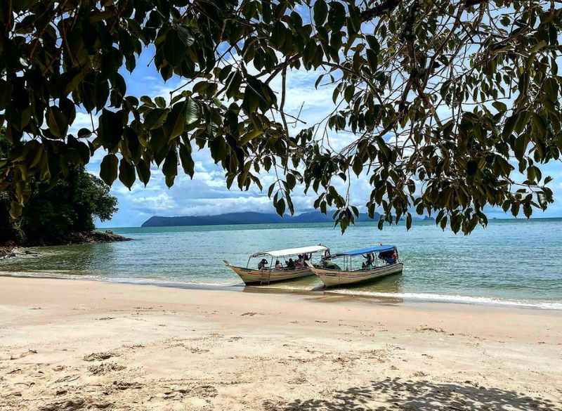 Shark Bay Beach