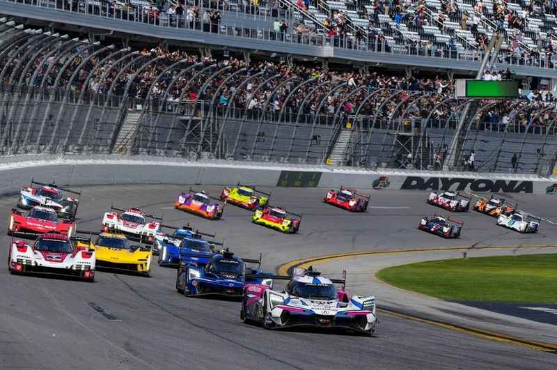 car race at the Acura Grand Prix