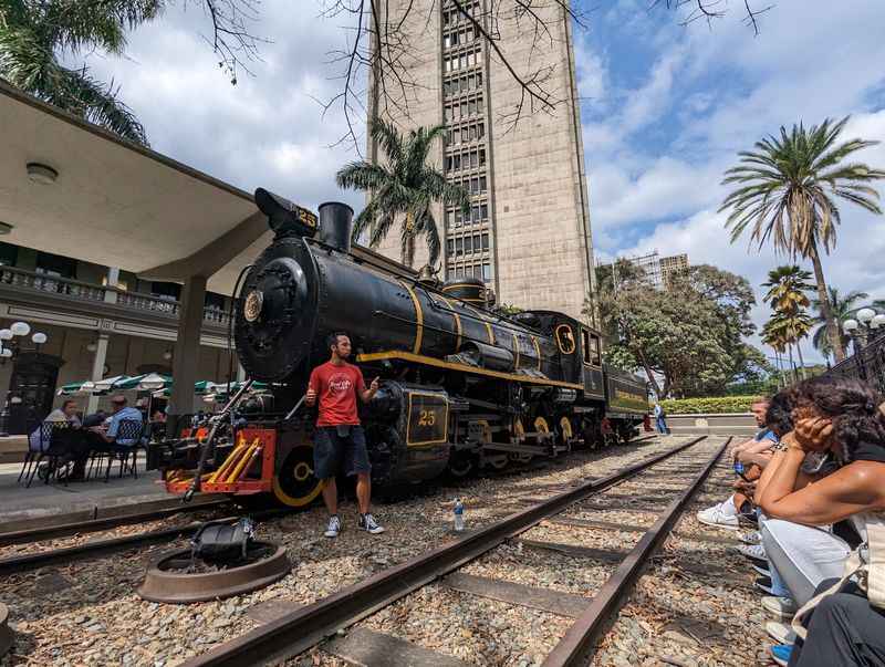 Free Walking Tour Medellin - Real City Tours