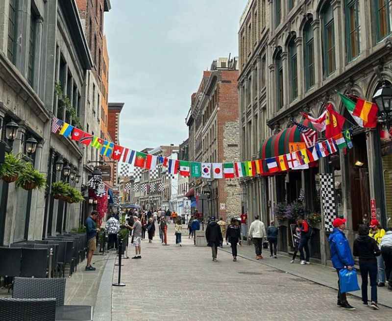  Old Montreal's Cobblestone Streets