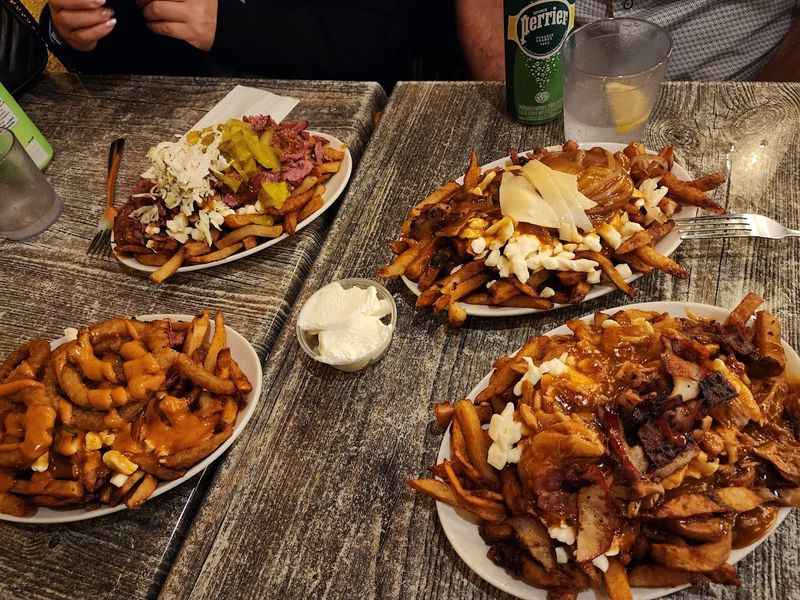 Poutine at La Banquise