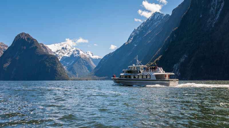 Mitre Peak Cruises