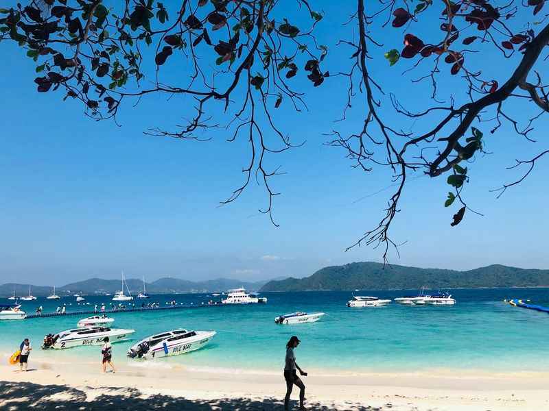 speed boat to Coral Island