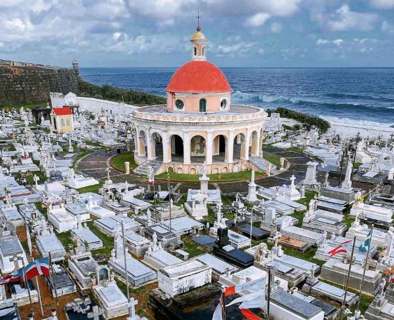 Santa Maria Magdalena de Pazzis Cemetery