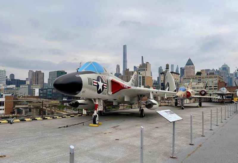  The Intrepid Sea, Air & Space Museum