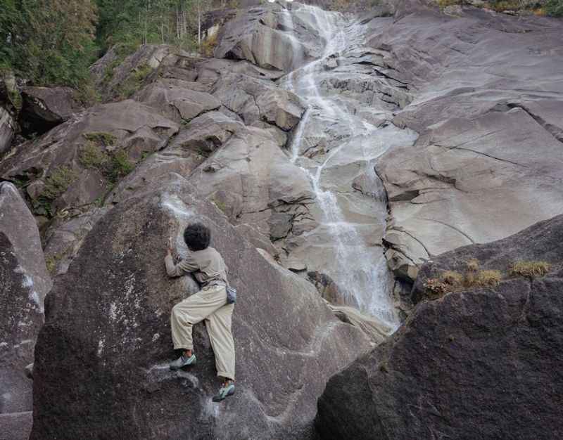 Hike to Shannon Falls