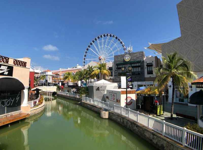  La Isla Shopping Village