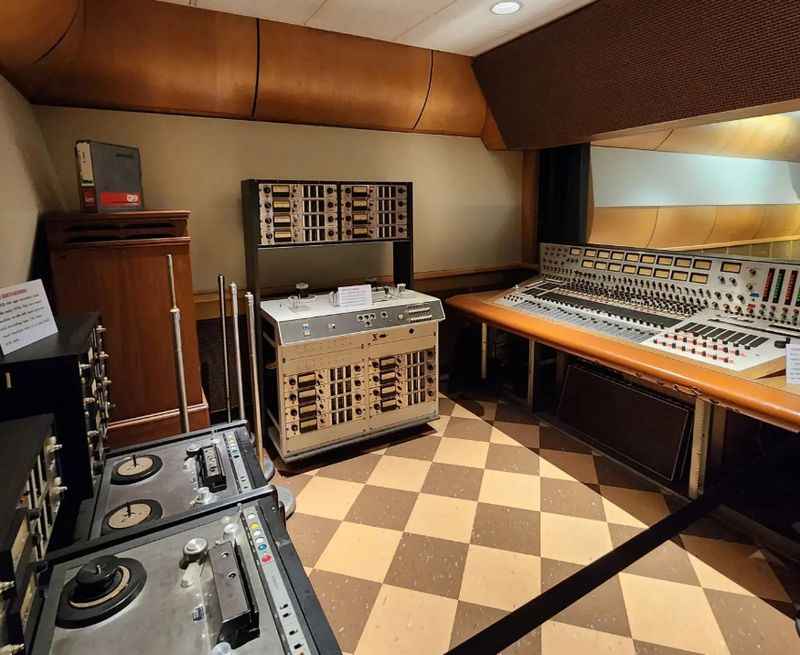 RCA Studio B tour