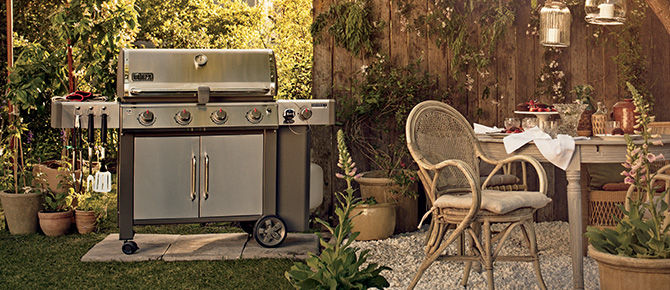 Barbecue à gaz sur une terrasse
