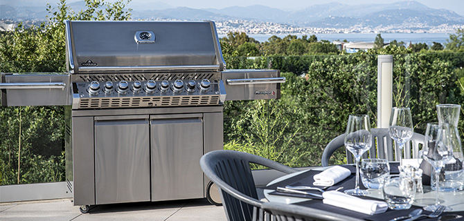 Barbecue à gaz avec multiples feux de cuisson