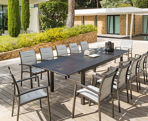 Table rectangulaire 12 places en métal avec chaises