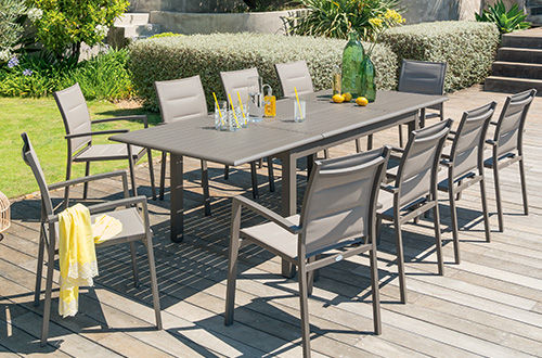 Table en métal rectangulaire 10 places avec chaises