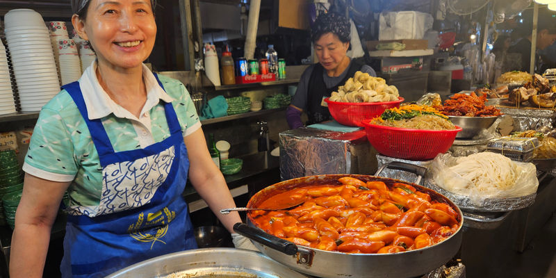 Travel photos from Week 1: Sep 26 - Oct 2 - TWICE, Seoul and a Whole lot of Kimbap. 8