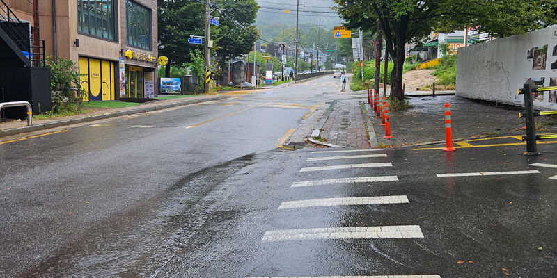 Travel photos from Week 2: Oct 3 - Oct 9 - Suwon, Modern Art and Getting Back to Work. 6
