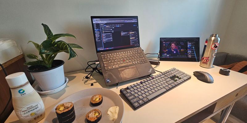 Travel photos from Week 5: Oct 24 - Oct 30: Starcraft, Themeparks and Long Hours at Work. 14