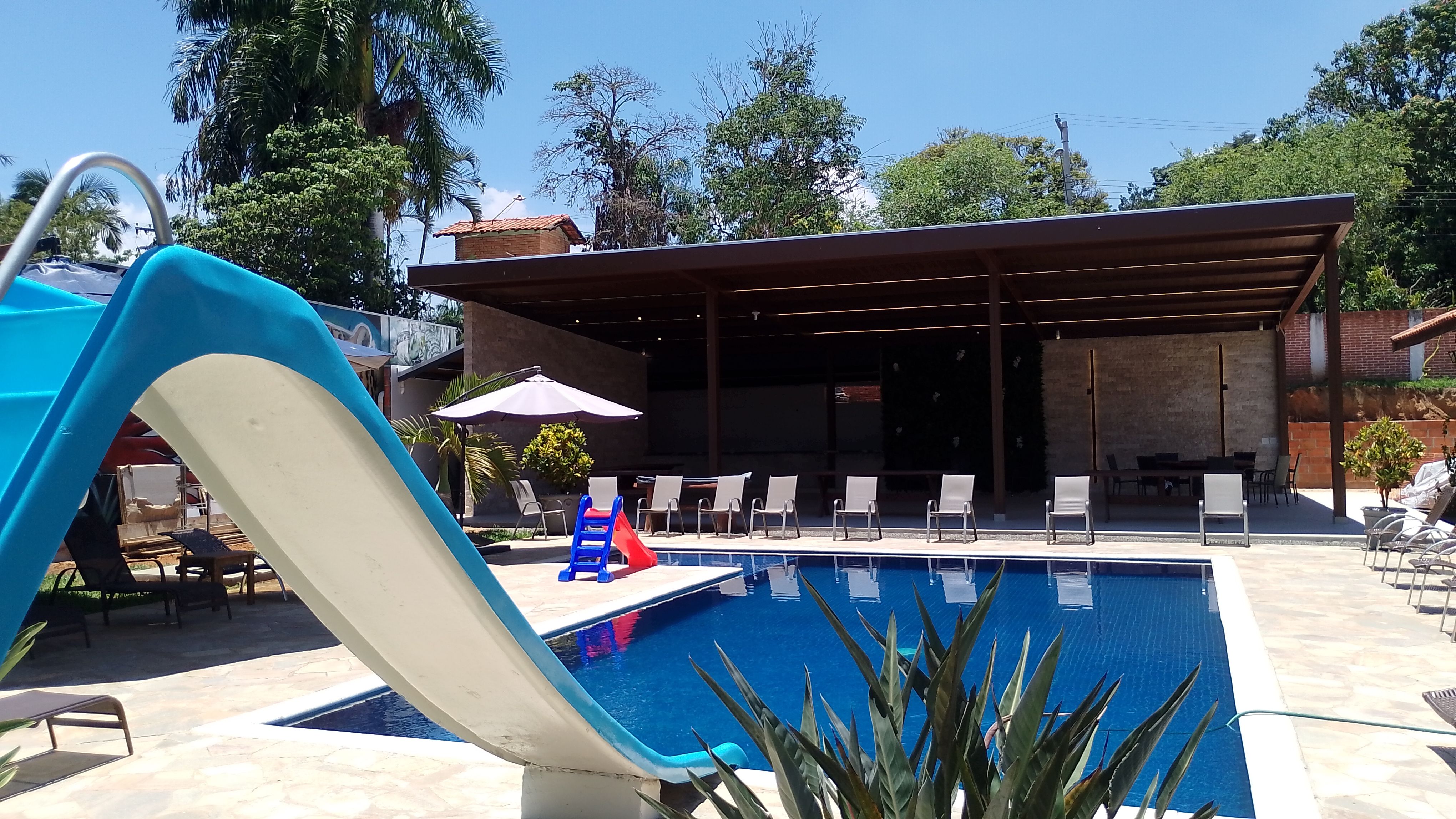 Piscina Climatizada em Pedra Hijau