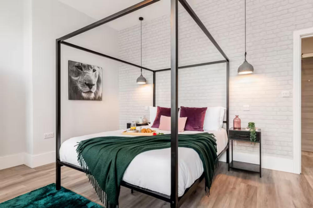 Sea-view one-bedroom apartment at Tower House