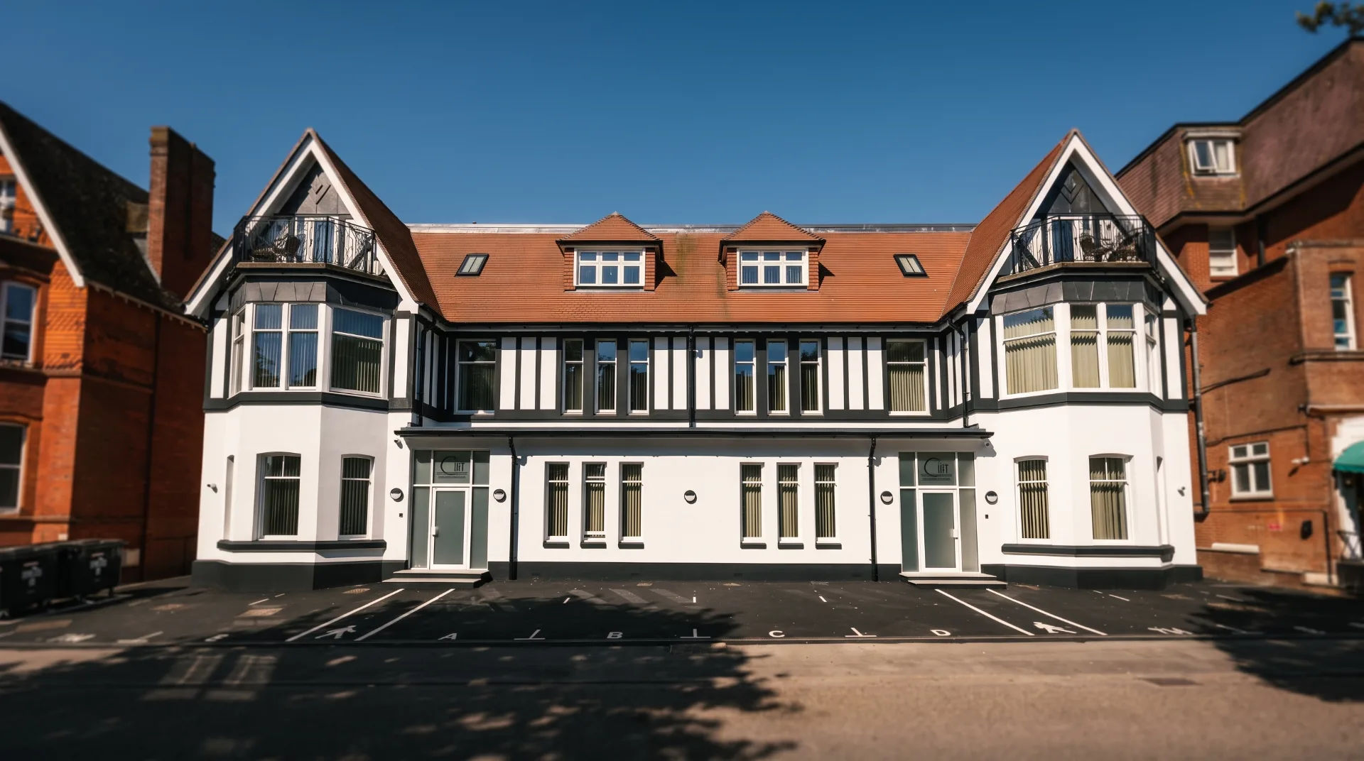 Cliff Manor Apartments, serviced apartments on Bournemouth's West Cliff