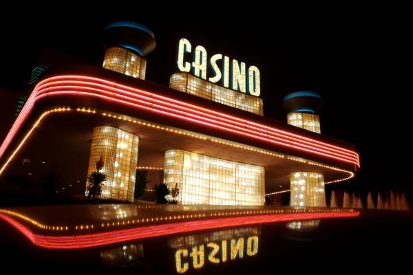 Casino floor with gaming areas and customer circulation paths