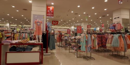 Bespoke commercial video surveillance and security systems for boutique retail stores