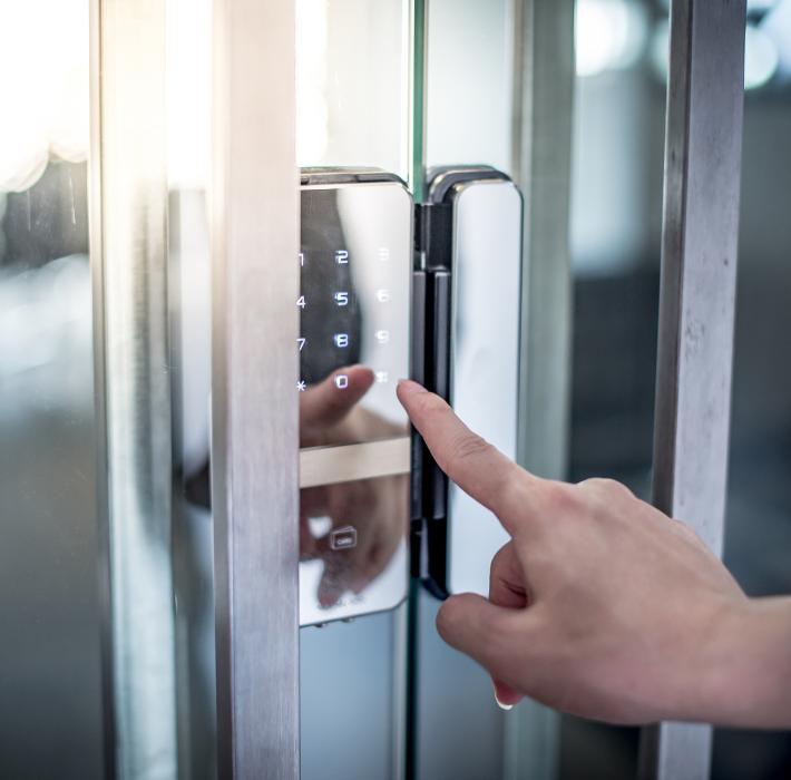 Electronic keyless access control system reader