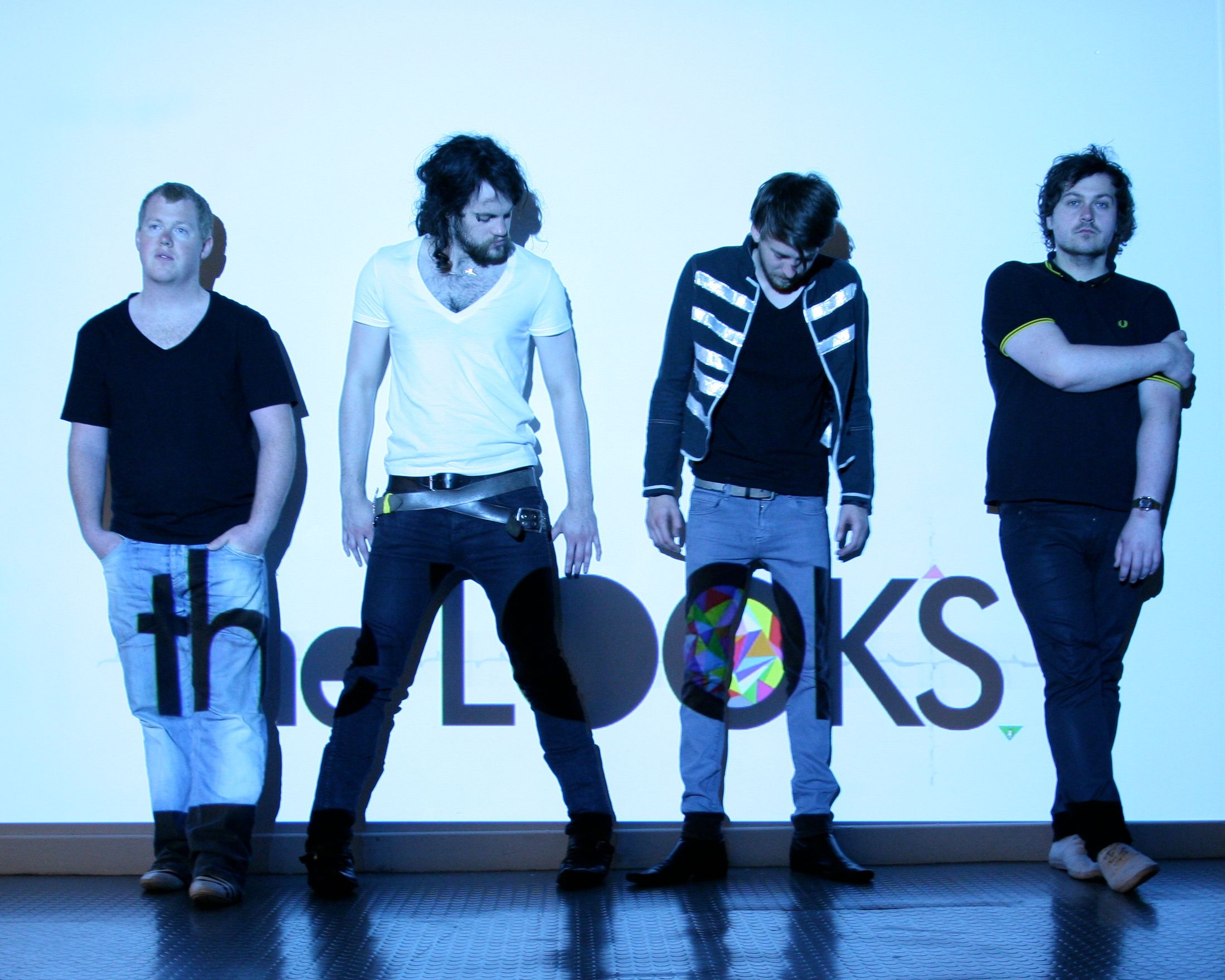 the Looks – Breaking Tunes