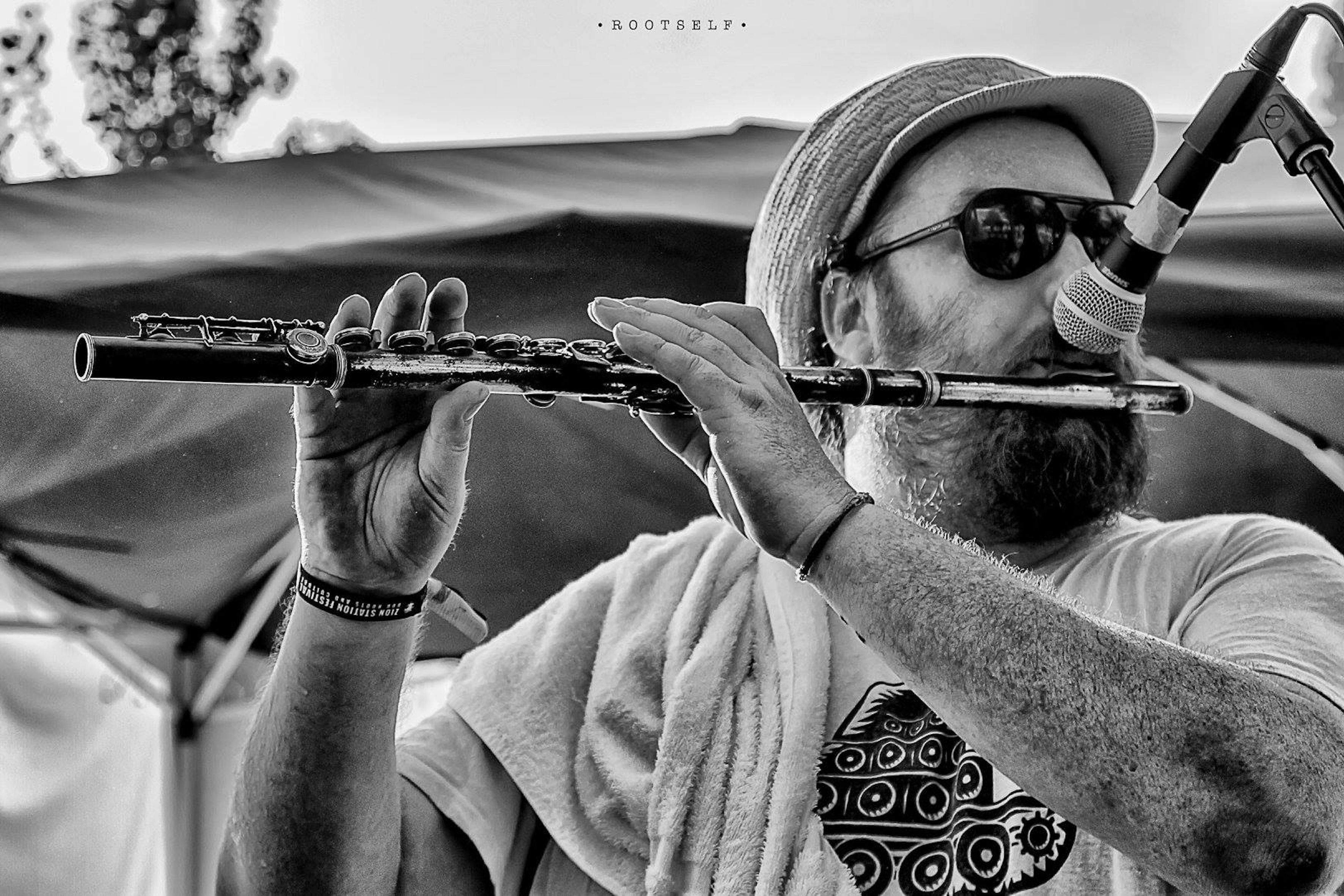 Don Fe (Tim Oldfield) – Breaking Tunes