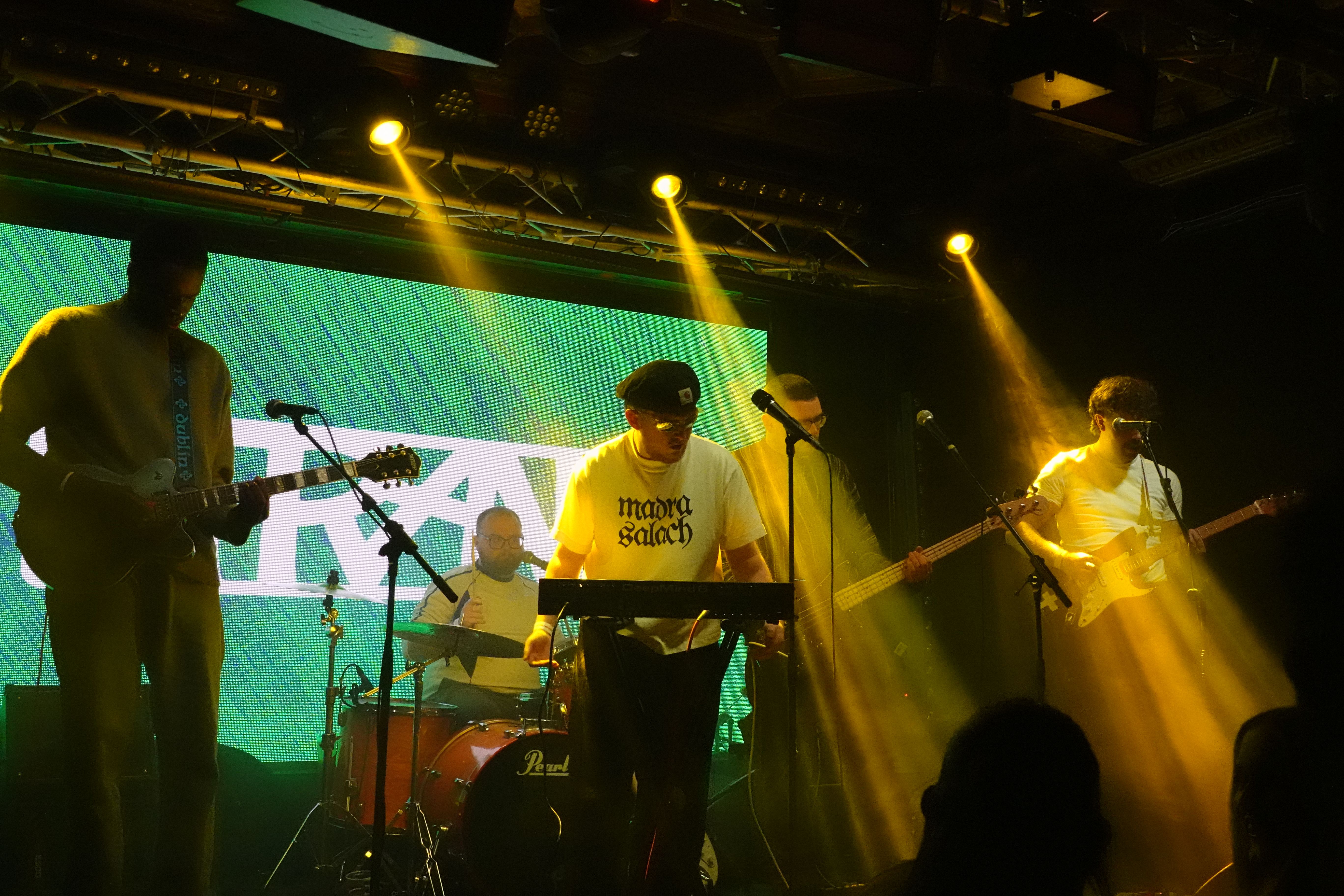 STRAND – Breaking Tunes