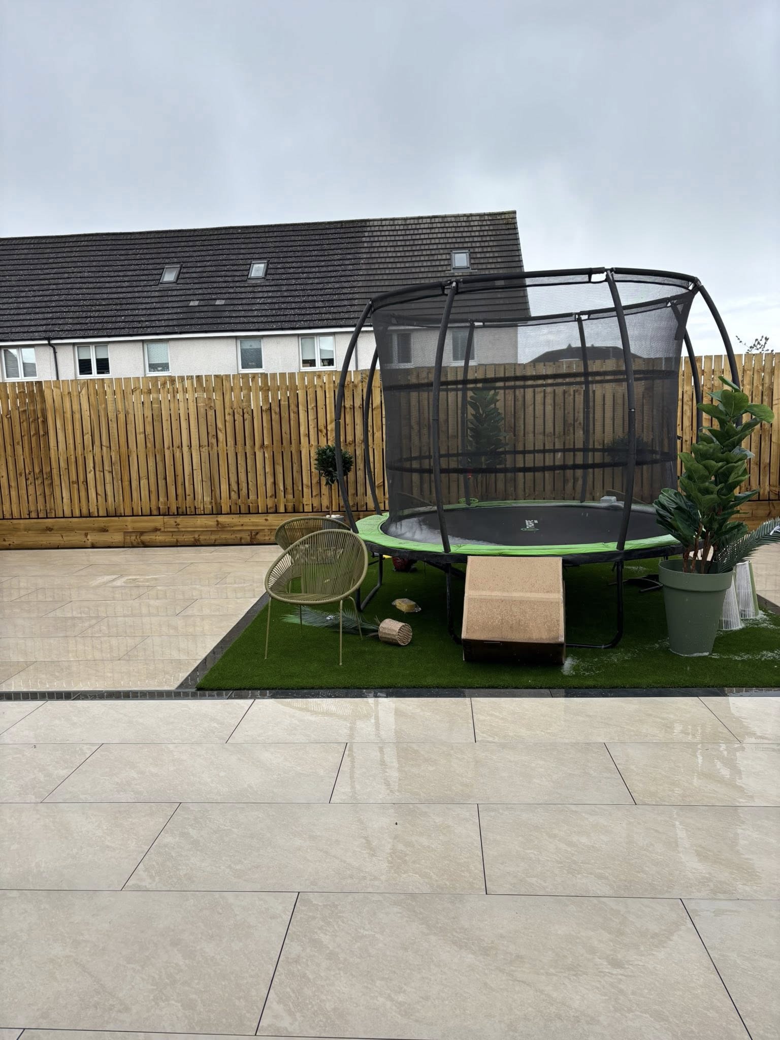 Outdoor Living Space Airdrie