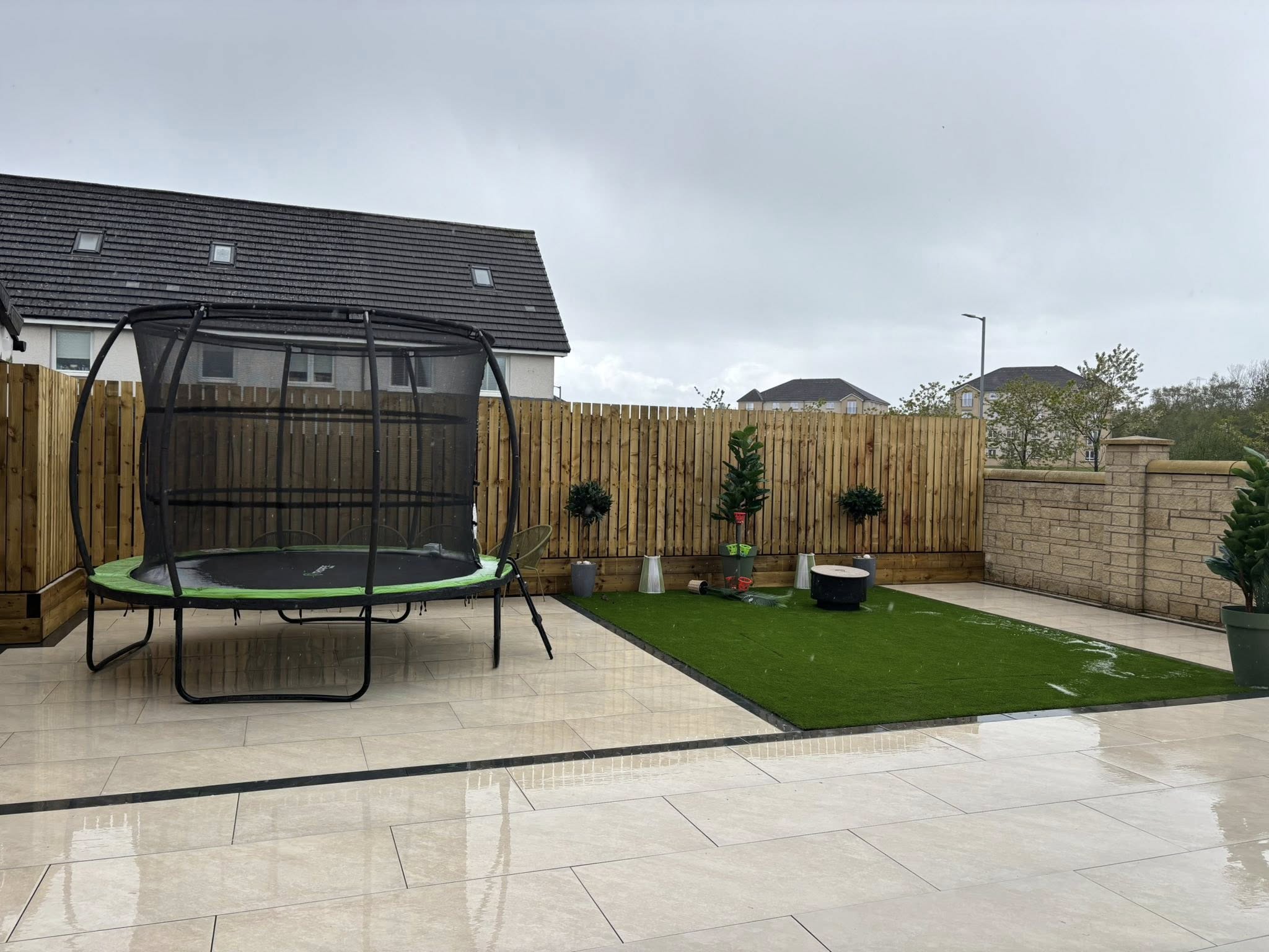 Outdoor Living Space Airdrie