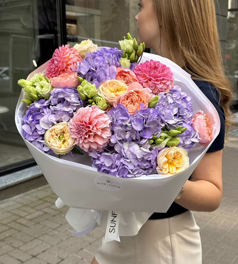 Bouquet with Hydrangeas, Dahlias & Garden Roses