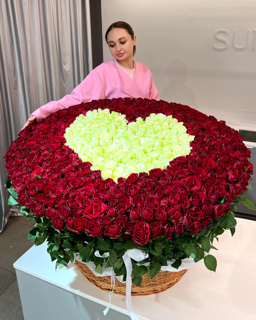 Basket XL "Heart" red and white