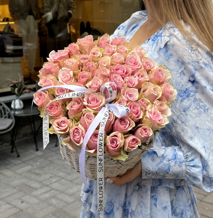 Pink Athena у кошику XS