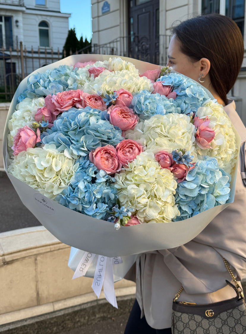 Blue & Pink Bouquet in Size M