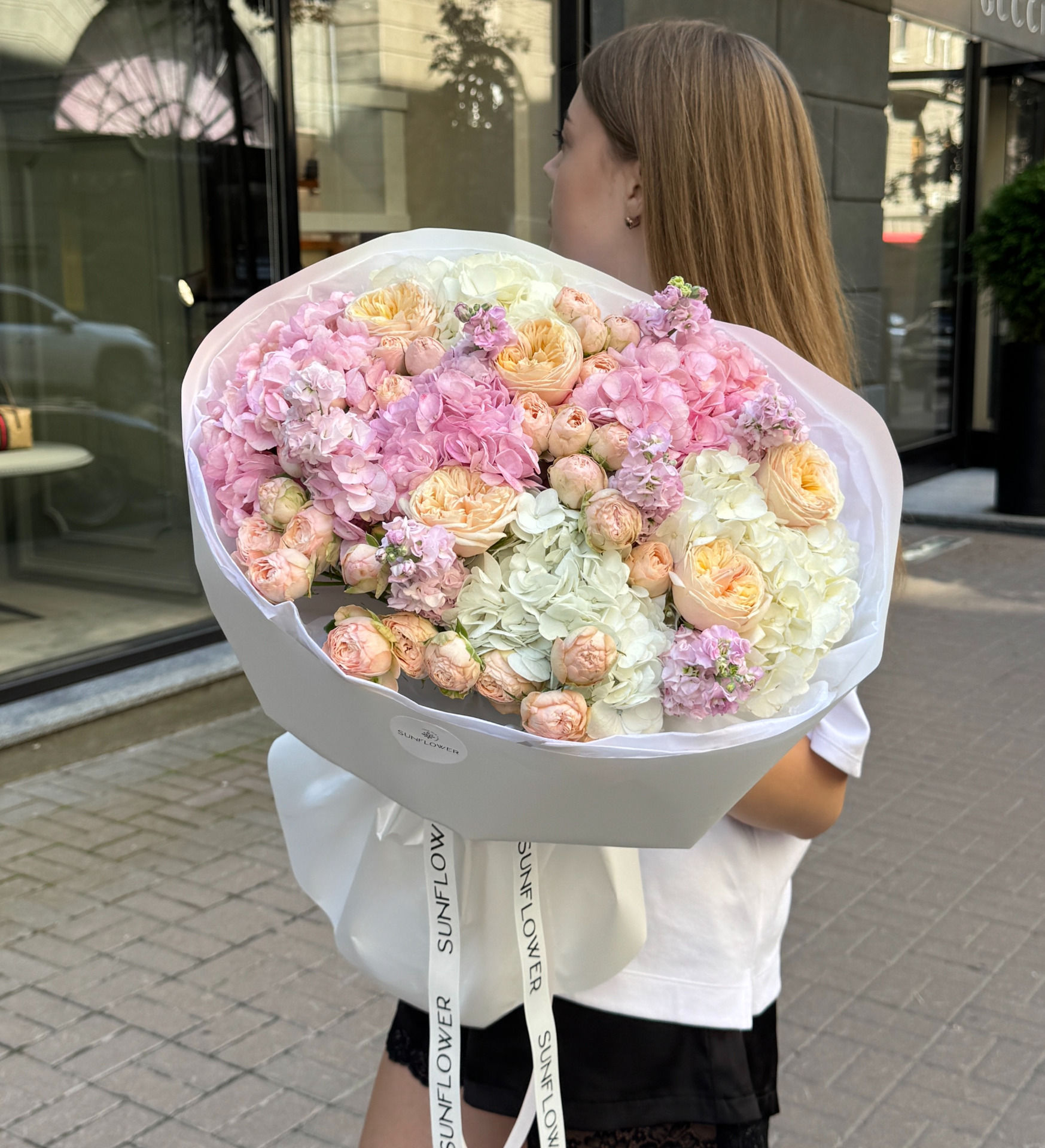 Bouquet with Hydrangeas, Roses & Matthiola