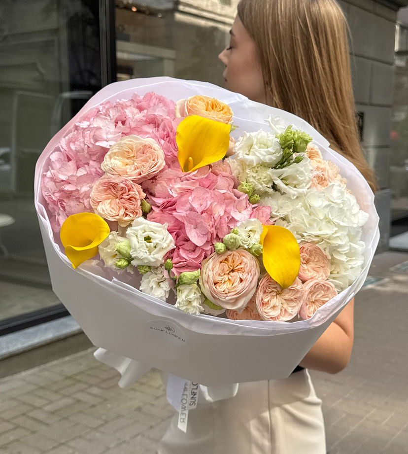 Hydrangea, Garden Rose & Calla Lily Bouquet